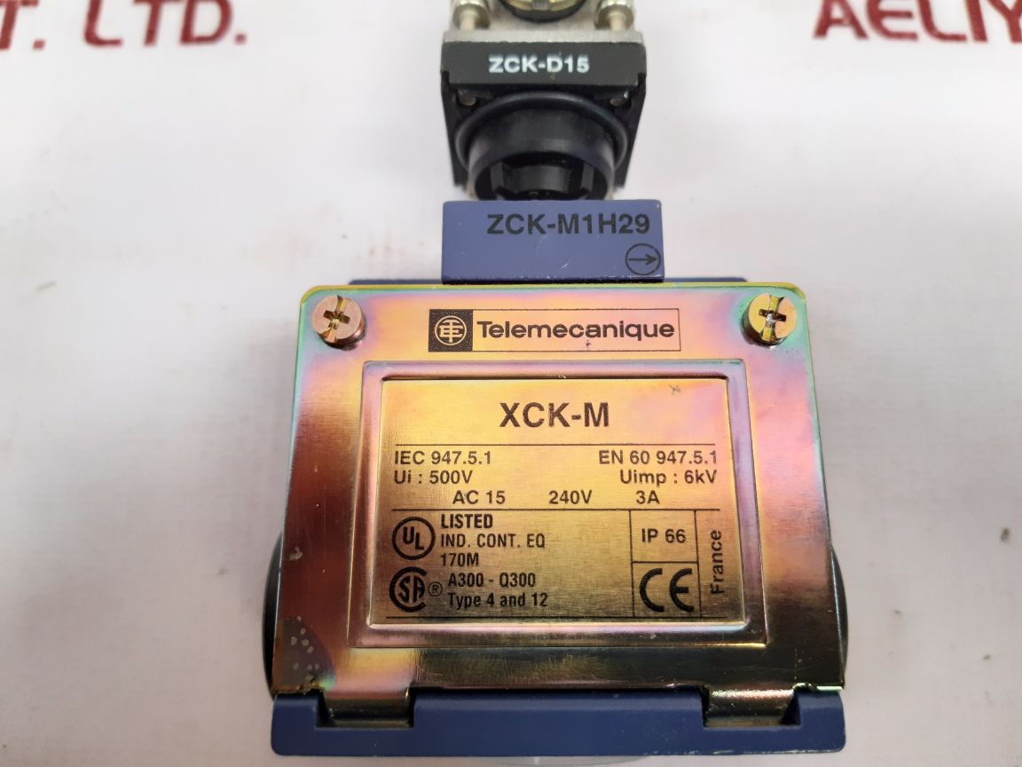 Telemecanique Xck-m Limit Switch Zckm1H29 240V 3A - Aeliya Marine Tech
