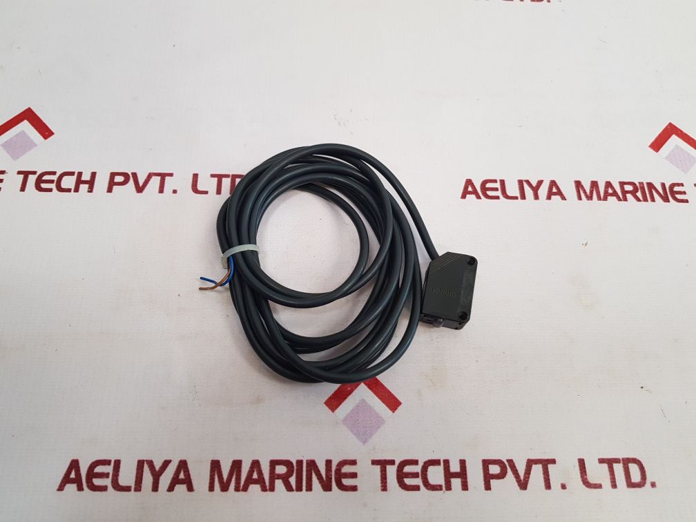 Omron E3Z-t81-l Photoelectric Switch