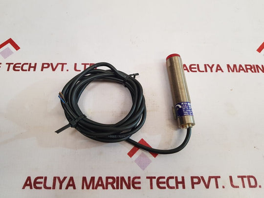 Telemecanique Xu9-m18Np340 Photoelectric Sensor