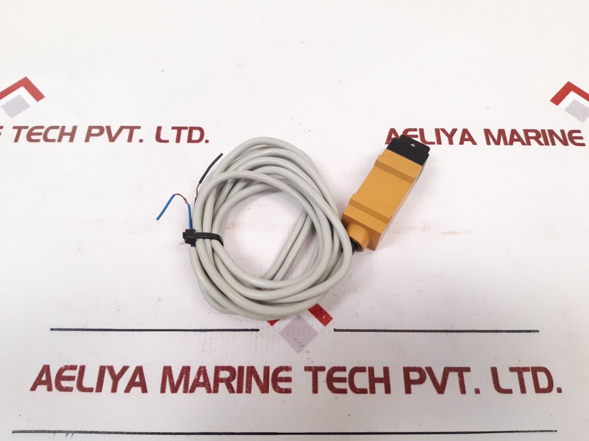 Omron E3S-x3Ce4 Photoelectric Switch - Aeliya Marine Tech