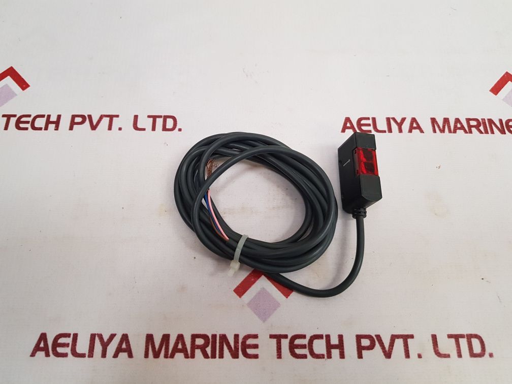 Omron E3S-at71-l Photoelectric Switch