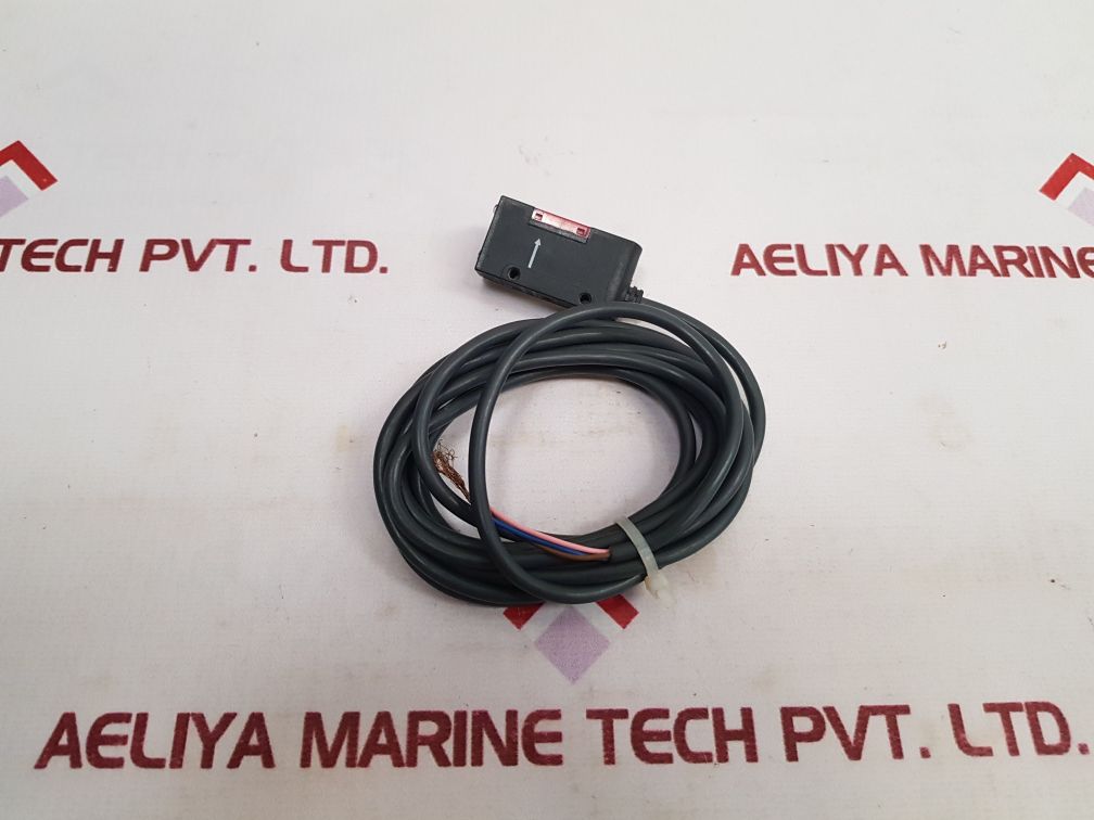 Omron E3S-at71-l Photoelectric Switch - Aeliya Marine Tech