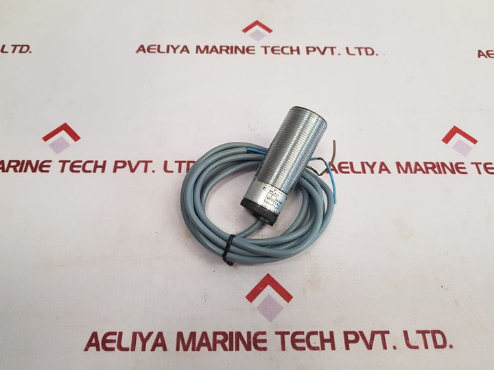 Telemecanique Xsa-a10011 Proximity Switch 24/240V