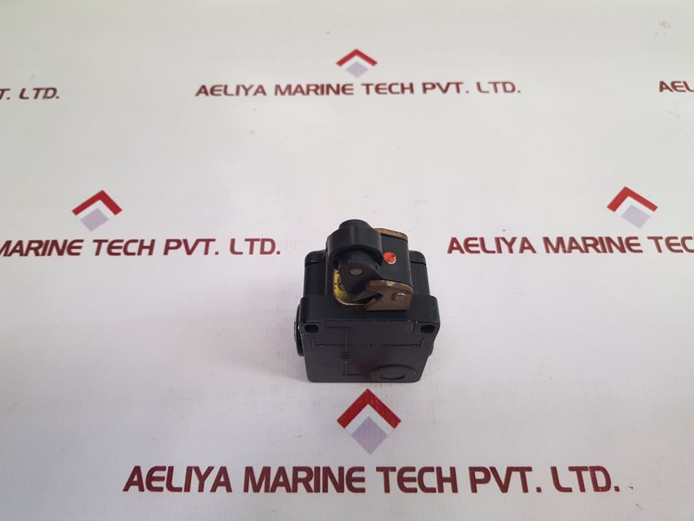 Schmersal Tk 015 11Y Limit Switch - Aeliya Marine Tech
