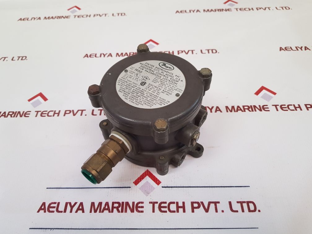 Dwyer 1950-0-2F Explosion Proof Pressure Switch Used - Aeliya Marine Tech