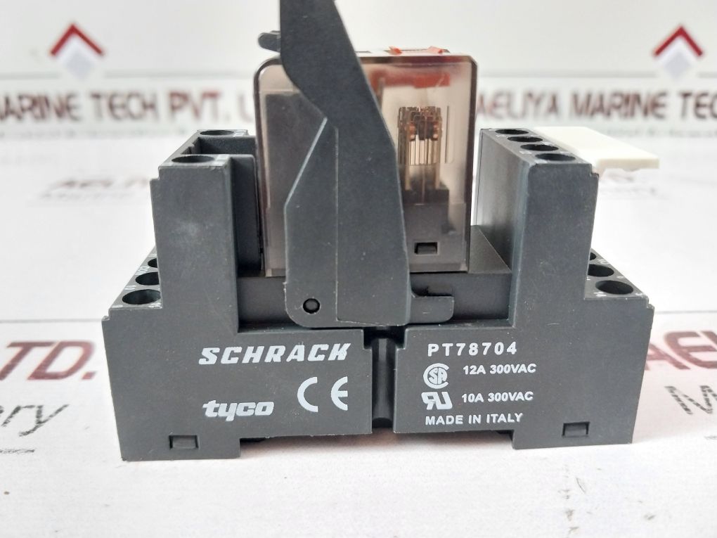 Schrack Pt570024 Relay With Pt78704 Base 10A 300Vac