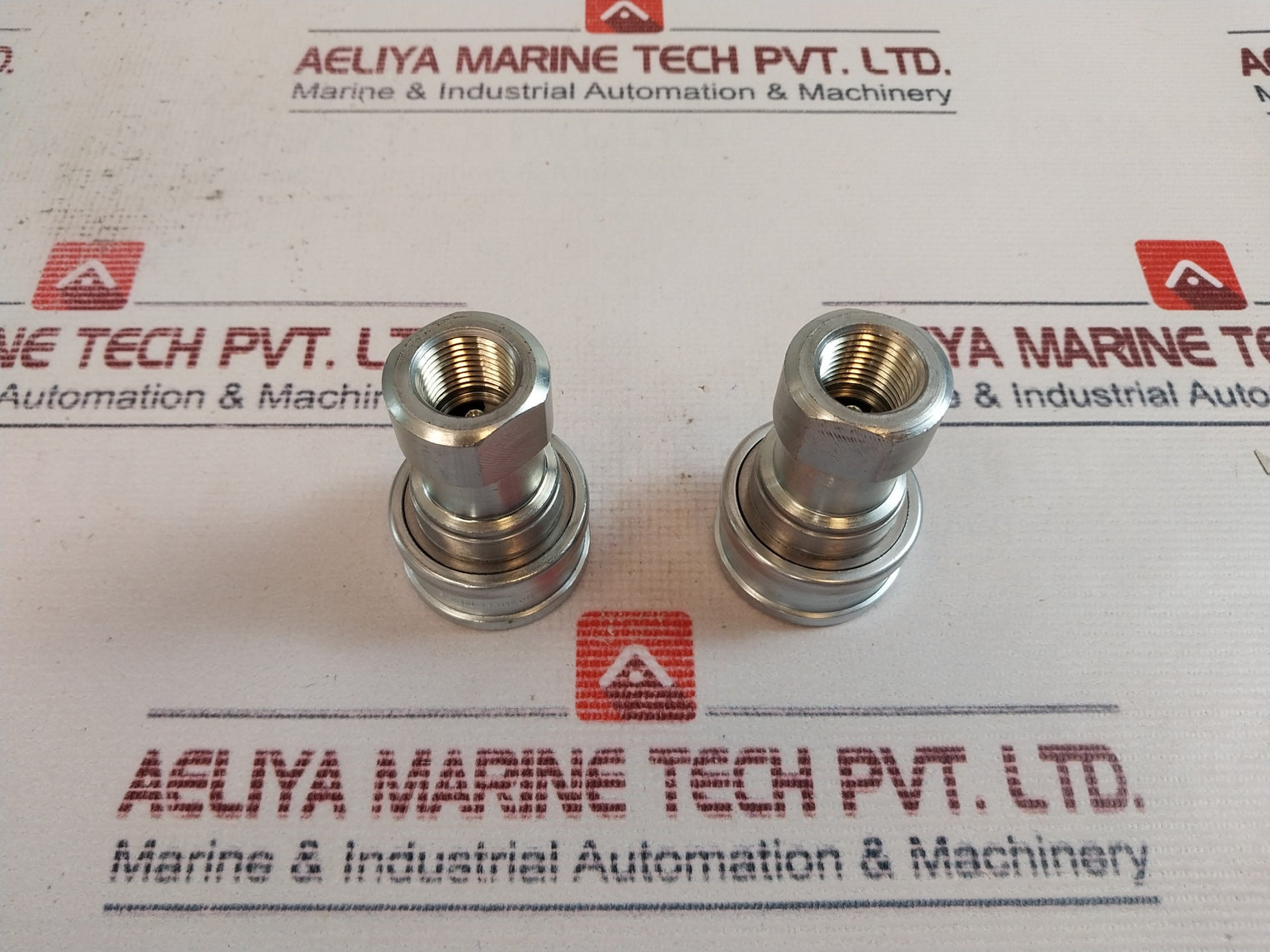 Lot of 2X Eaton Hansen Series 4 Hydraulic Couplings Quick Disconnect 55908-8-8S