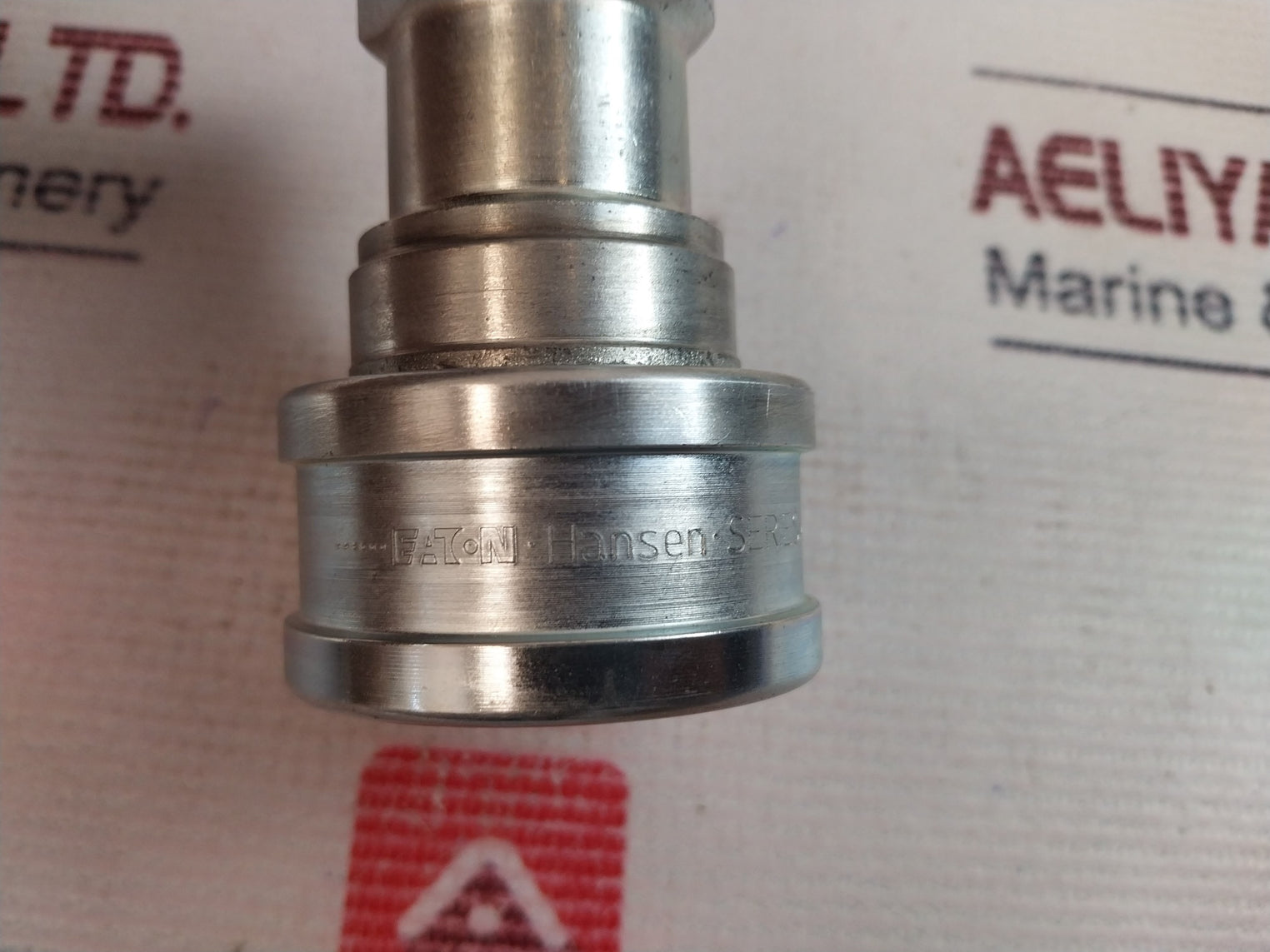 Lot of 2X Eaton Hansen Series 4 Hydraulic Couplings Quick Disconnect 55908-8-8S