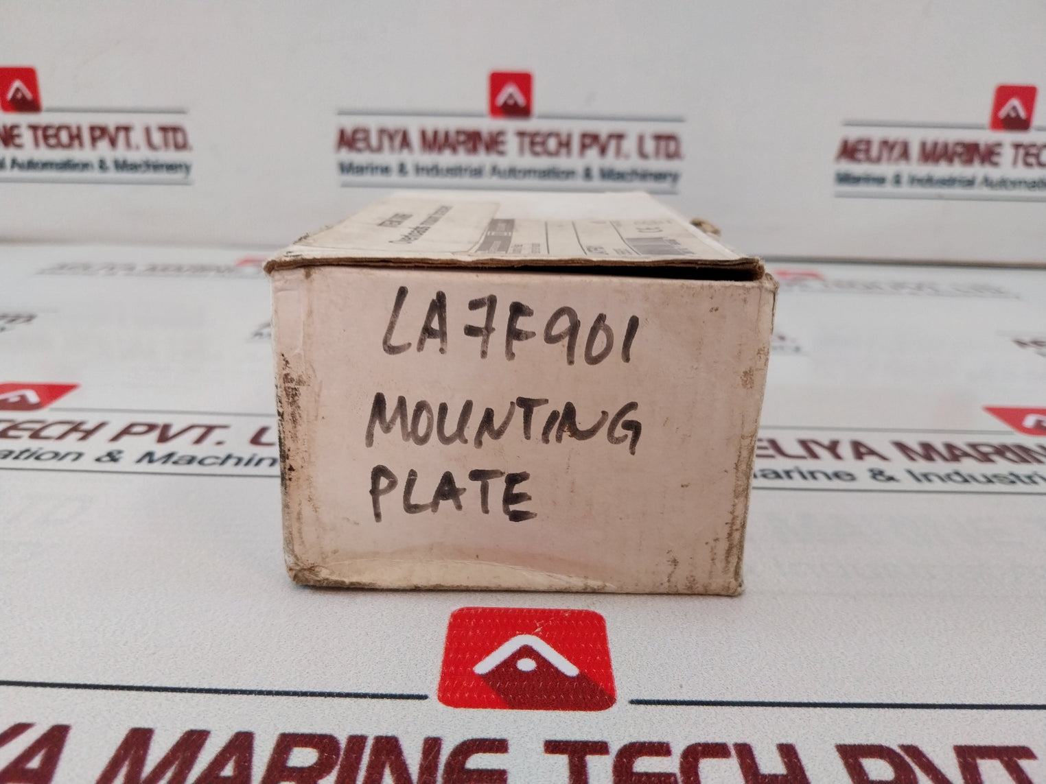 Telemecanique Square D La7F901 Mounting Plate 056605