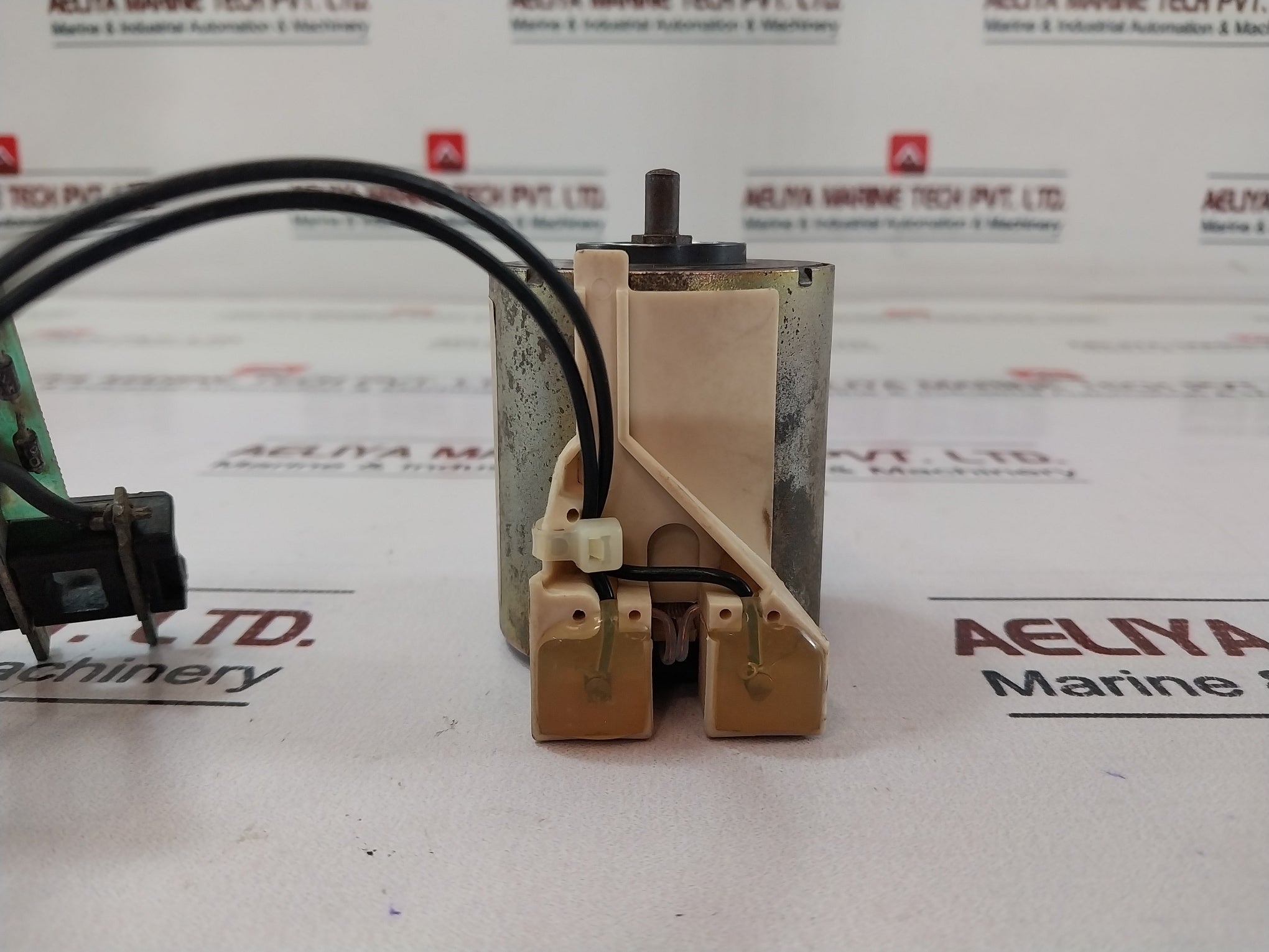 Merlin Gerin 685.650 Mp Circuit Breaker Accessory 24 V Dc