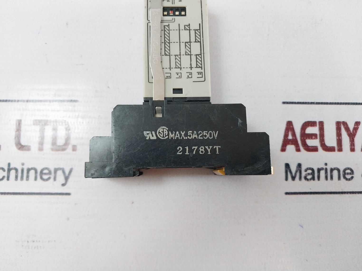 Omron H3Yn-4 Time Delay Relay With Socket 24V Dc