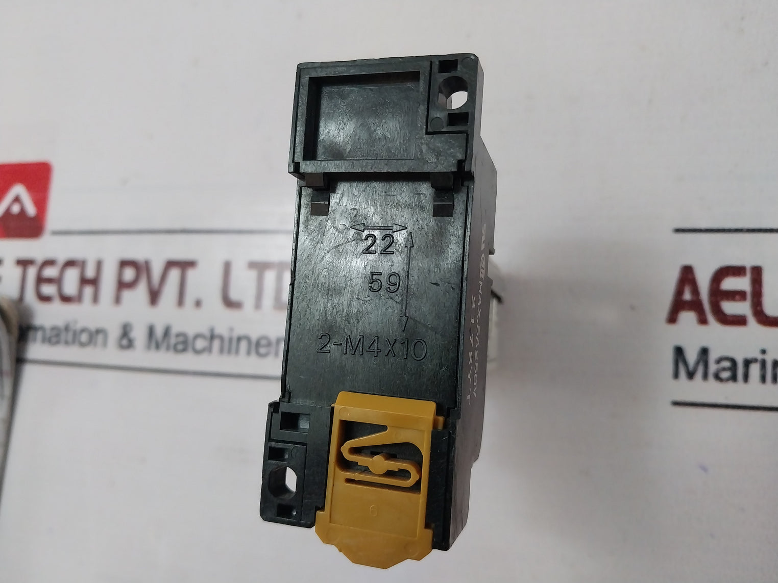 Omron H3Yn-4 Time Delay Relay With Socket 24V Dc