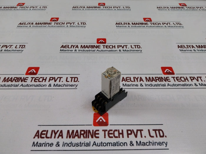 Omron Corporation H3Yn-4 Timer Relay With Base 5A 250V