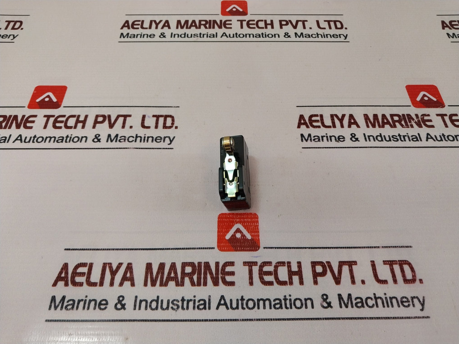 Lot Of 5X 334-404 A Short Roller Micro Switch