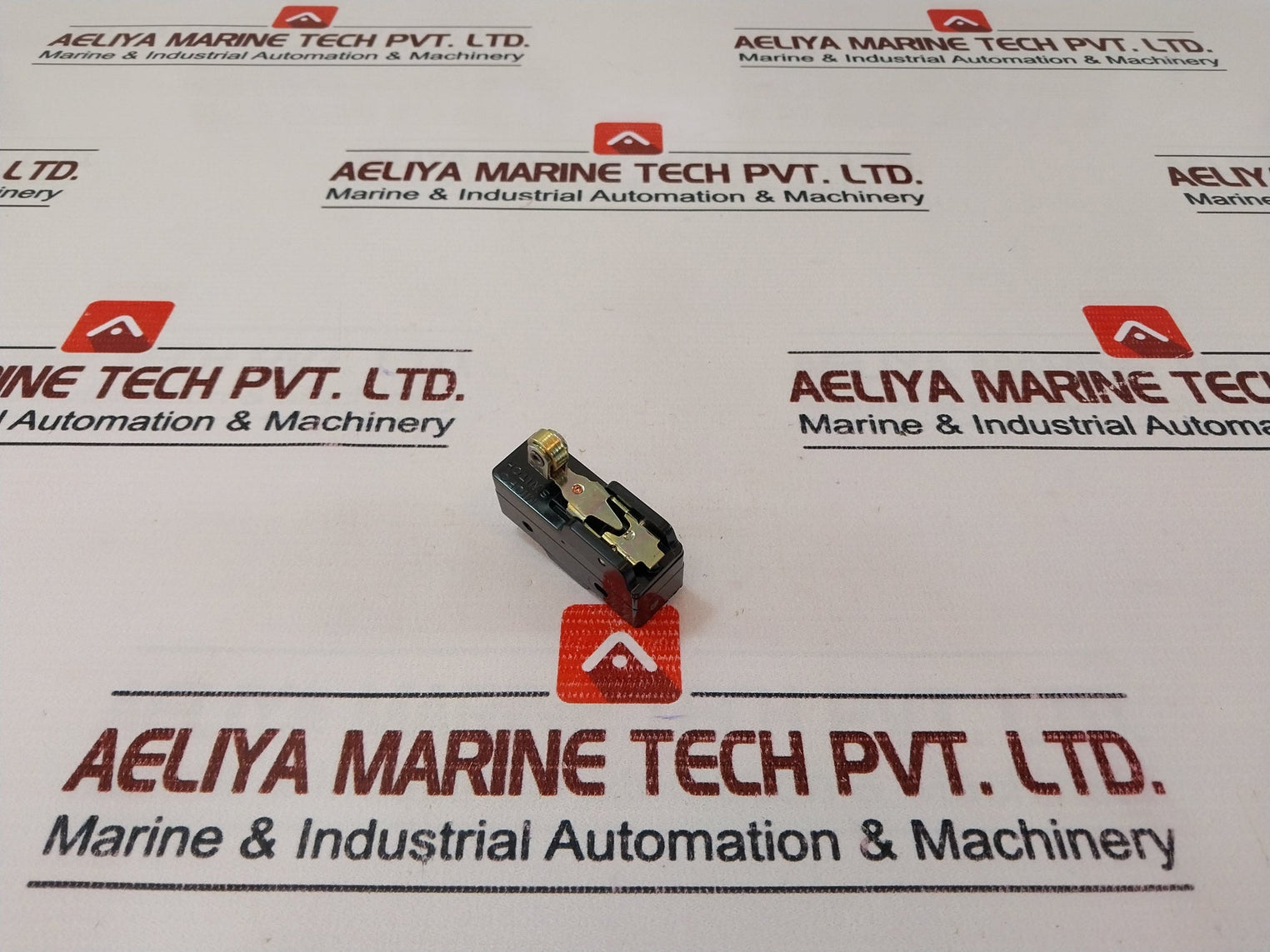 Lot Of 5X 334-404 A Short Roller Micro Switch