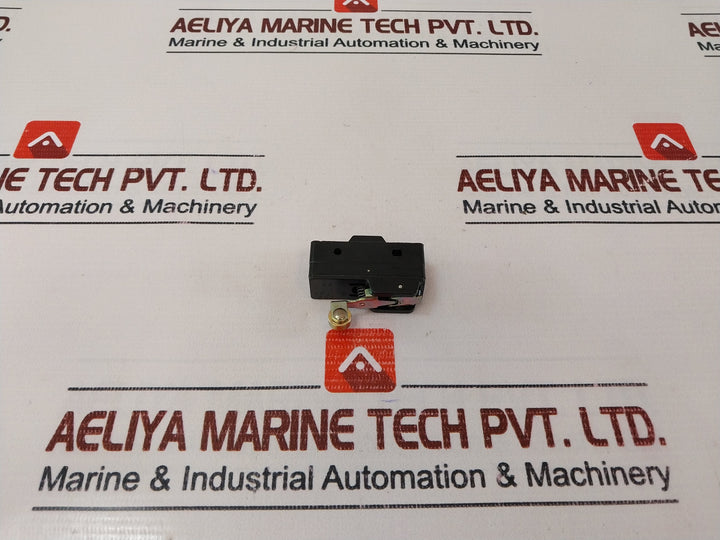 Lot Of 5X 334-404 A Short Roller Micro Switch