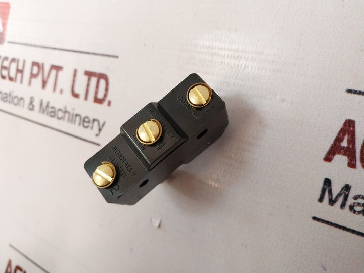 Lot Of 5X 334-404 A Short Roller Micro Switch