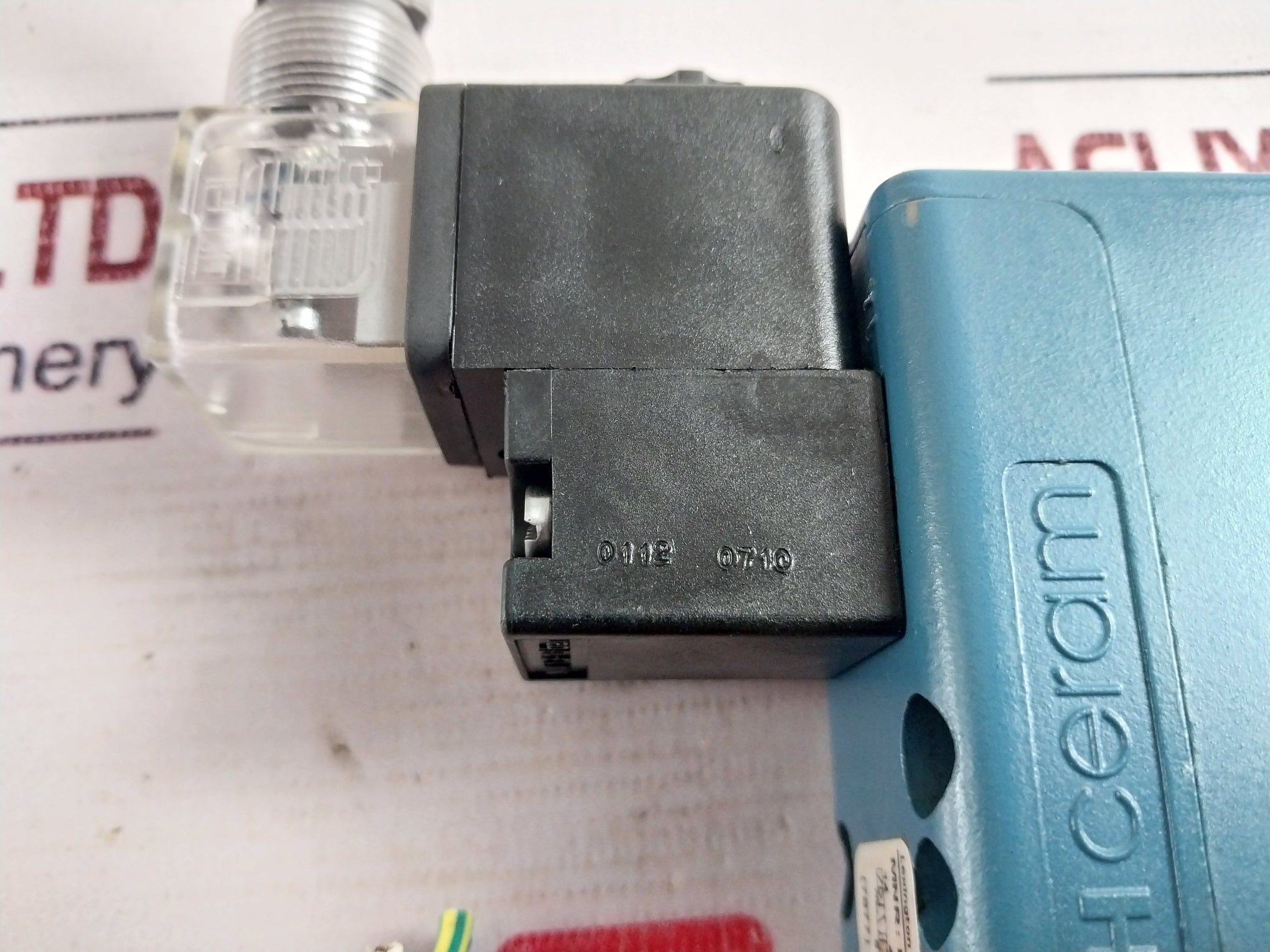 Rexroth R432006385 Ceram Solenoid Valve Aventics 24Vdc