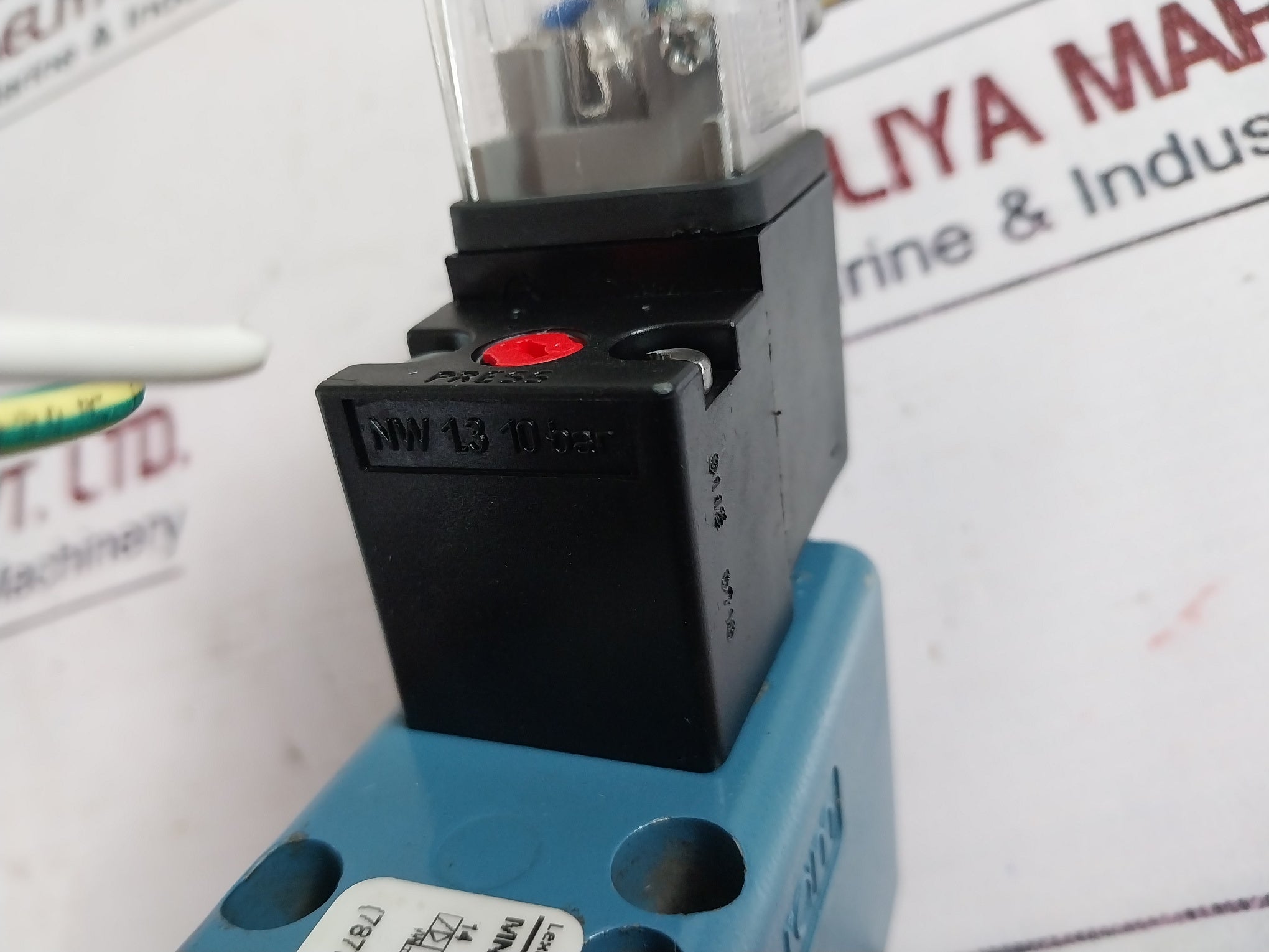 Rexroth R432006385 Ceram Solenoid Valve Aventics 24Vdc