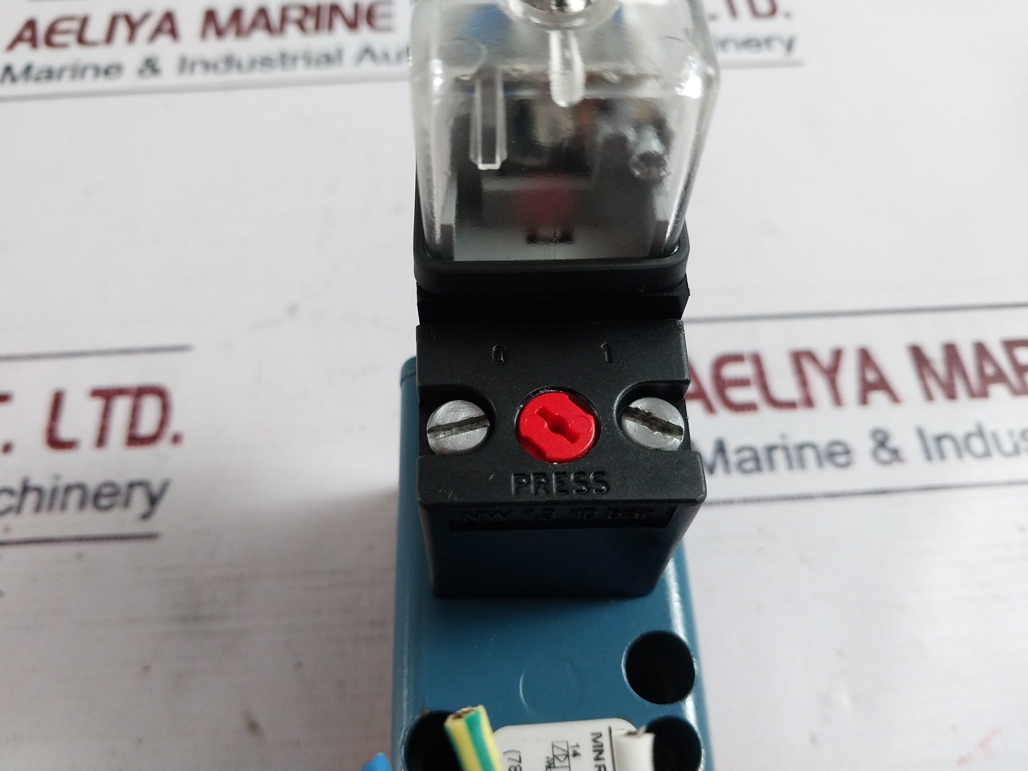 Rexroth R432006385 Ceram Solenoid Valve Aventics 24Vdc
