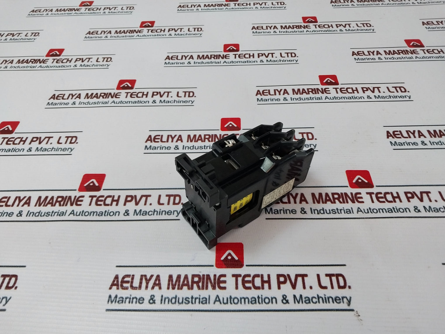 Fuji Electric Src50-2U/X (4A2B) Magnetic Contactor 200-220V 50/60Hz