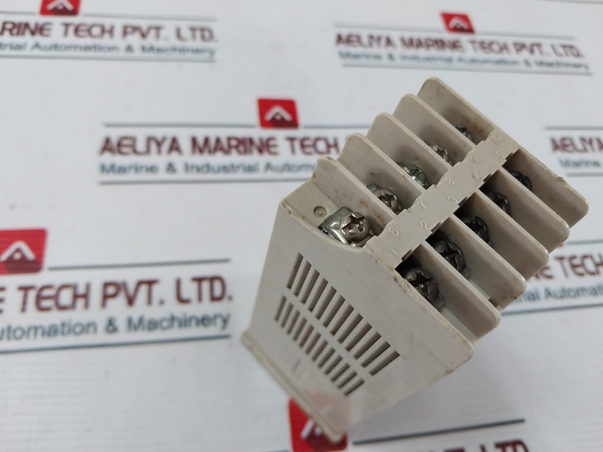 Omron E5Cs-r1Kjx Temperature Controller