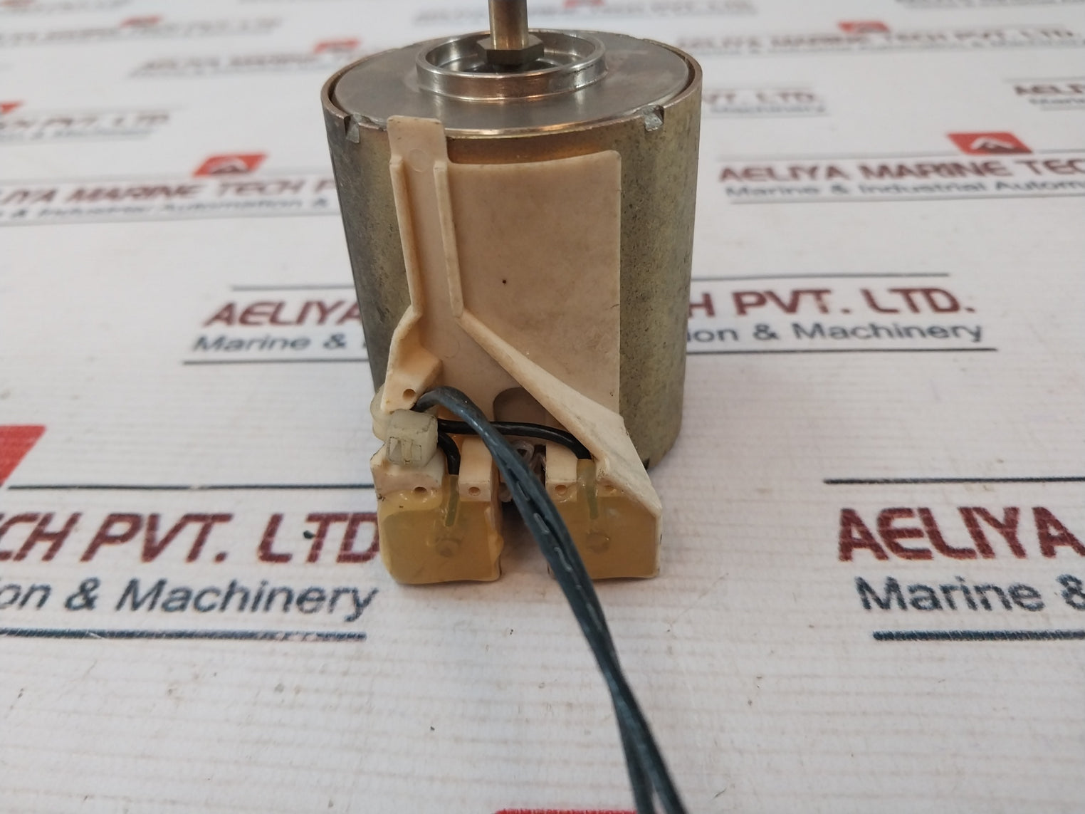 Merlin Gerin 685 658 Mx-a Shunt Trip Unit Xf-e Closing Release Circuit Breaker