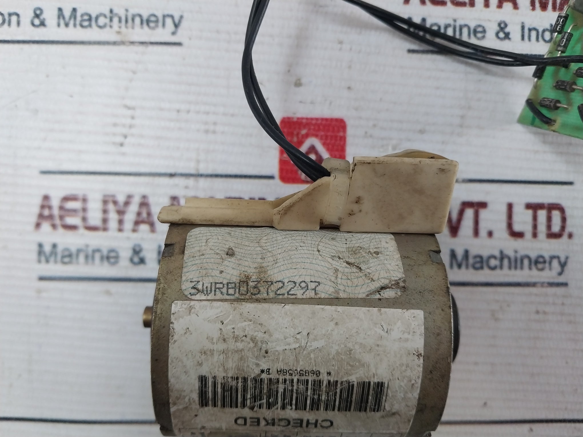 Merlin Gerin 685 658 Xf-e Closing Release Circuit Breaker E103955