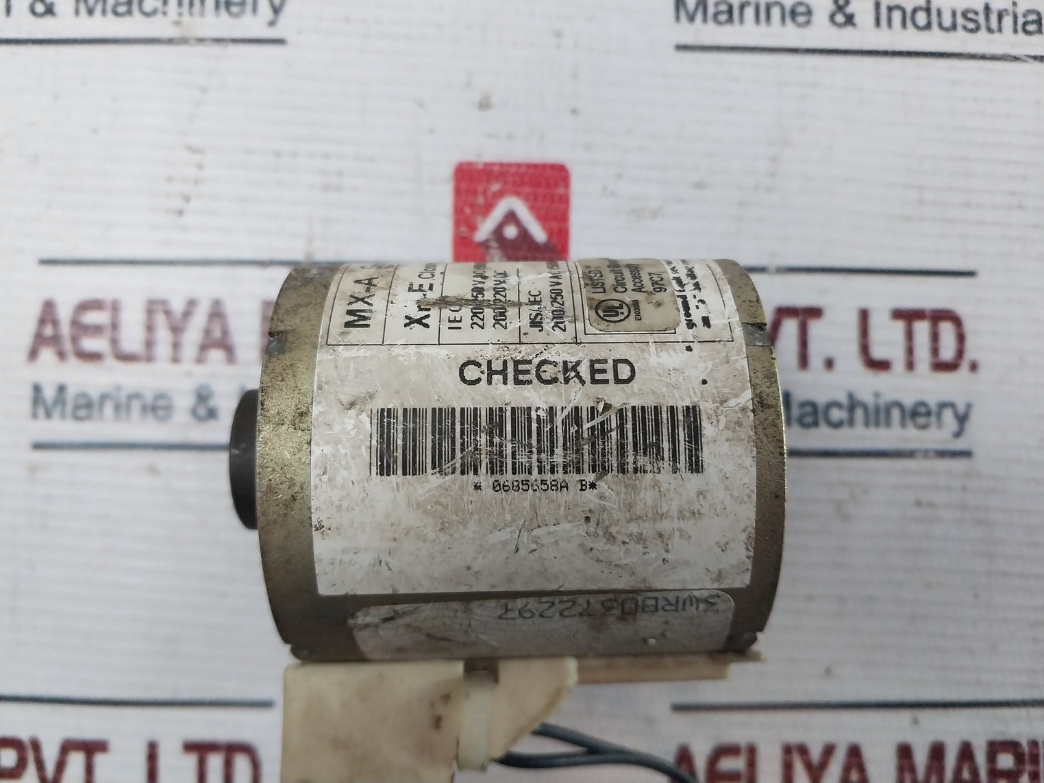 Merlin Gerin 685 658 Xf-e Closing Release Circuit Breaker E103955