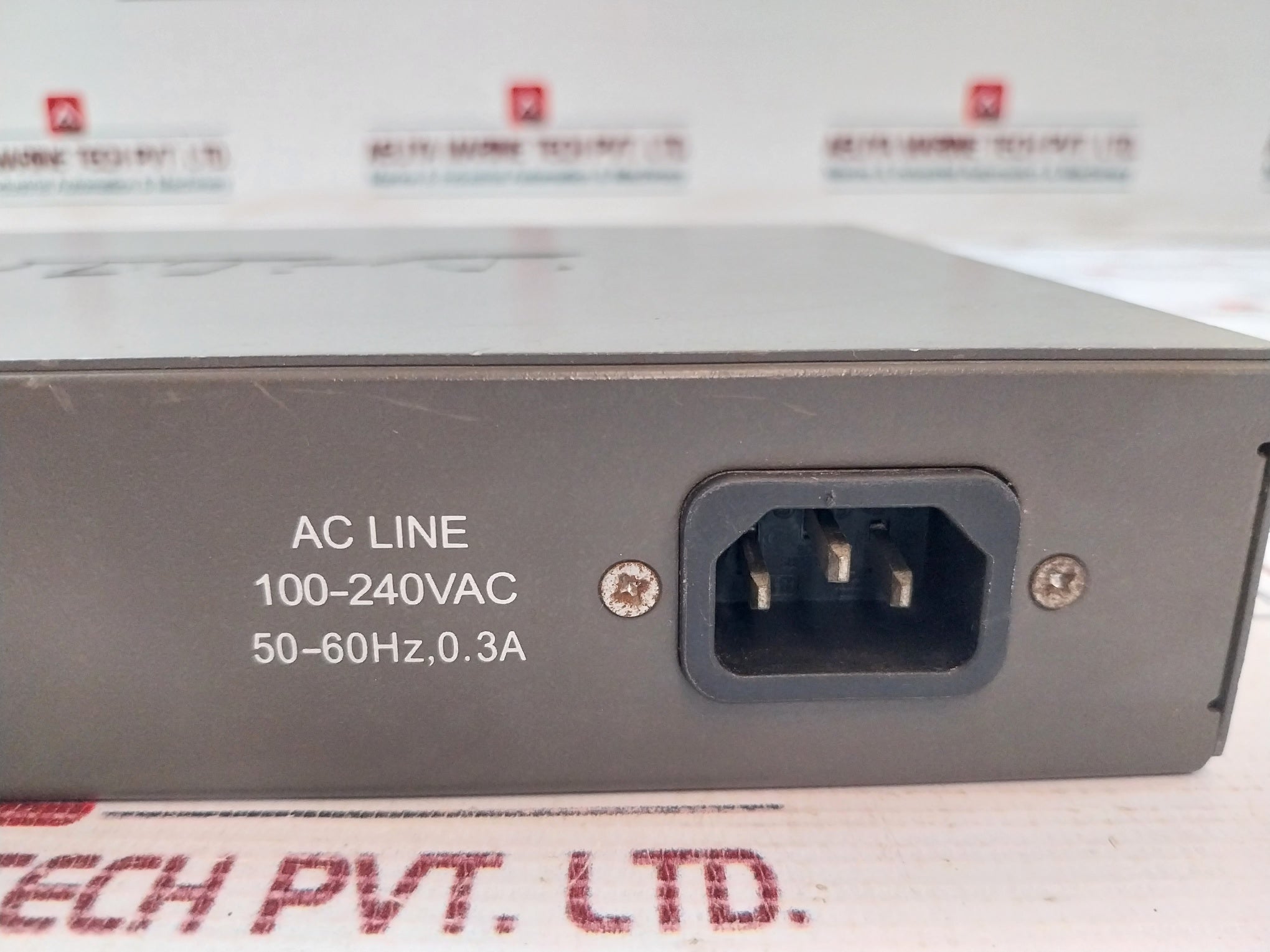 D-link Des-1016d Ethernet Switch 100-240vac 50-60hz