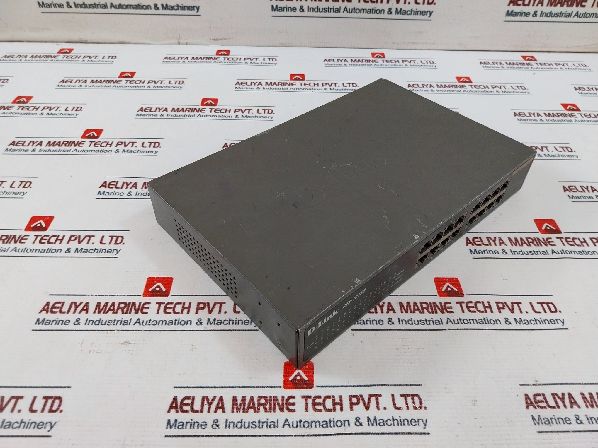 D-link Des-1016d 10/100 Fast Ethernet Switch 100-240vac 0.3a Ies1016de....d4g