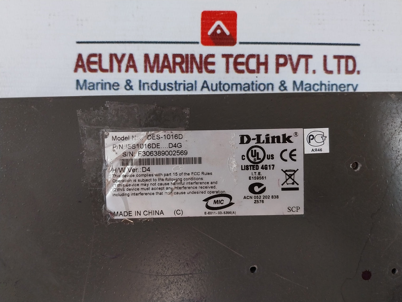 D-link Des-1016d 10/100 Fast Ethernet Switch 100-240vac 0.3a Ies1016de....d4g