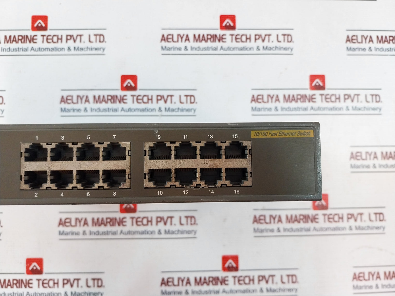 D-link Des-1016d 10/100 Fast Ethernet Switch 100-240vac 0.3a Ies1016de....d4g