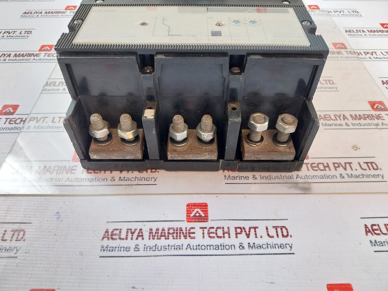 Merlin Gerin C801 H Circuit Breaker 750V 800A
