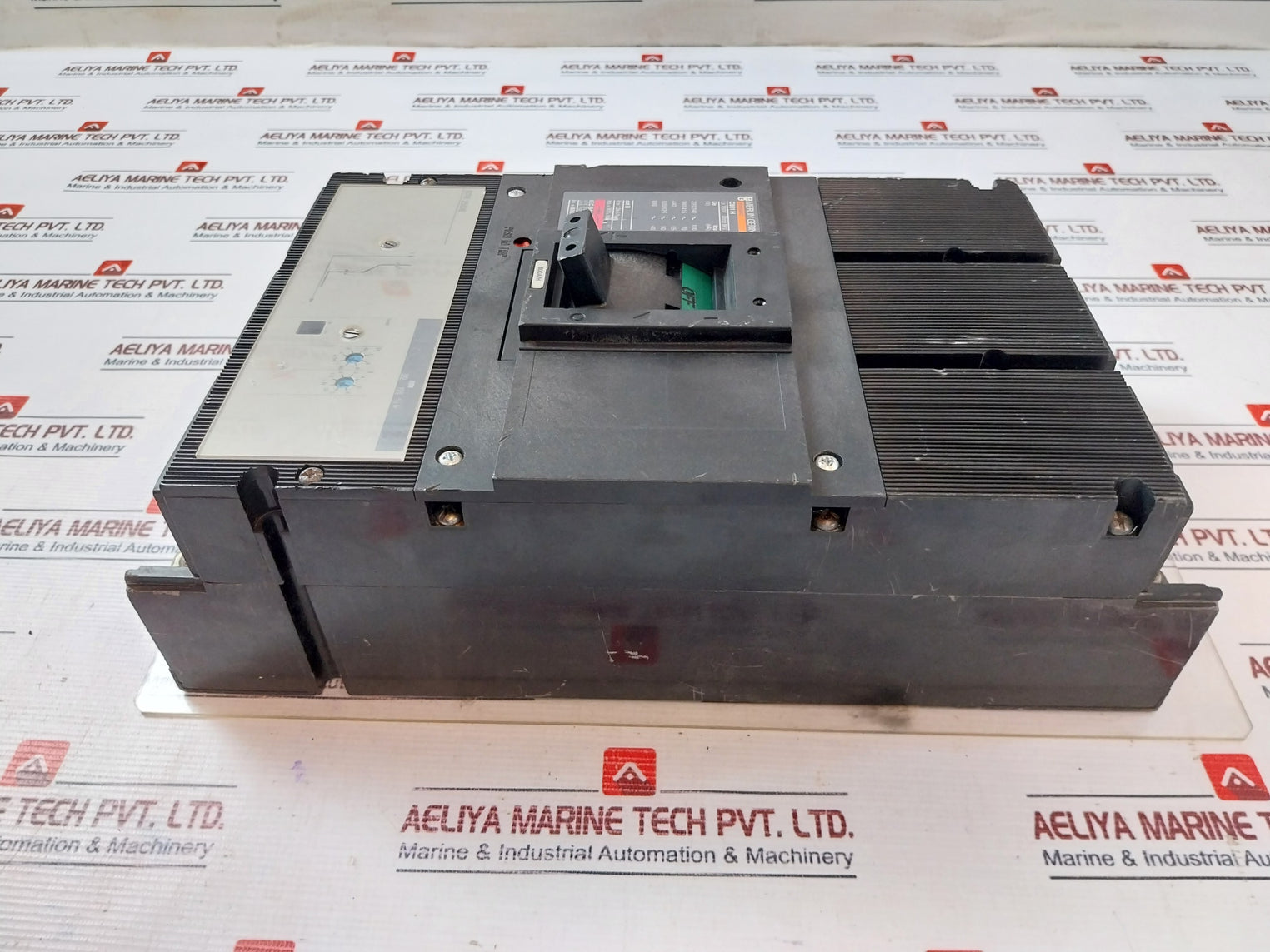 Merlin Gerin C801 H Circuit Breaker 750V 800A
