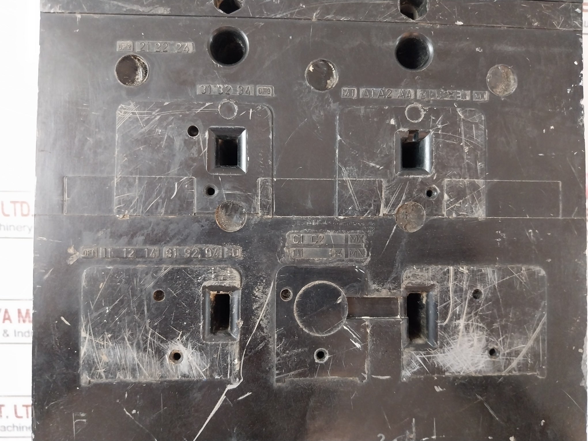 Merlin Gerin C801 H Circuit Breaker 750V 800A