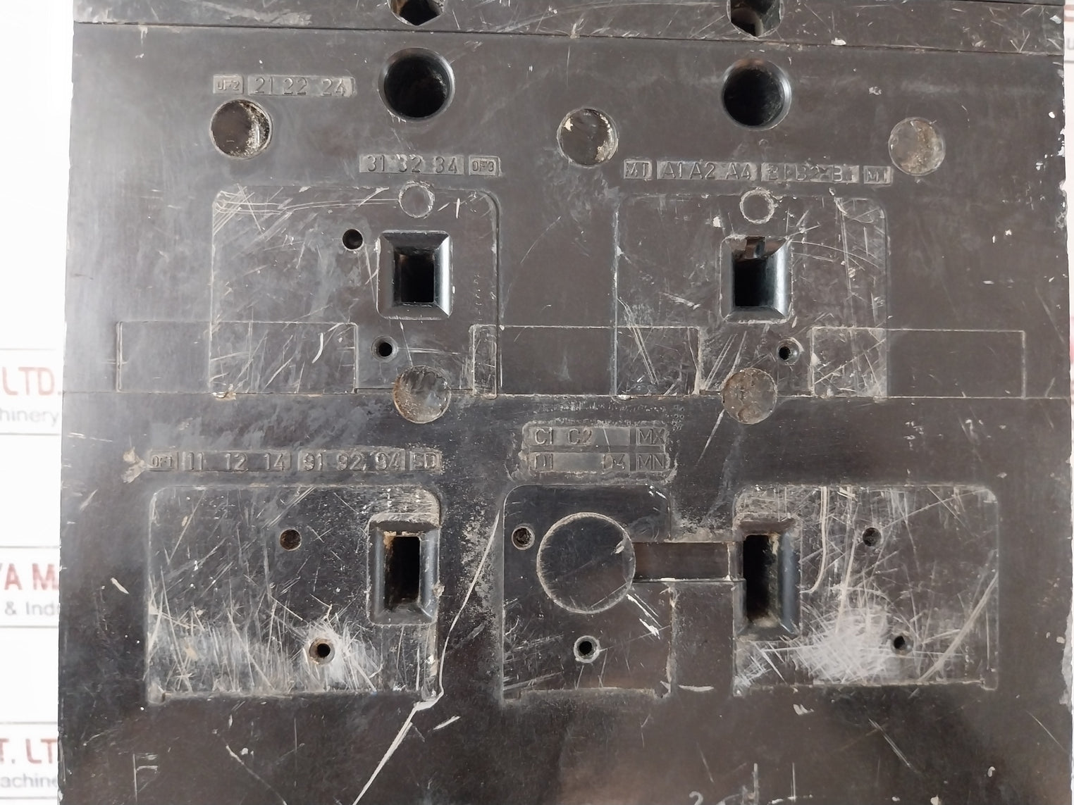 Merlin Gerin C801 H Circuit Breaker 750V 800A