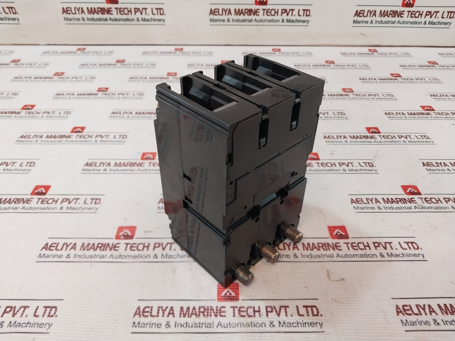 Terasaki Xs225Ns Tembreak Circuit Breaker 3 Pole 225A Ac690V 50-60Hz