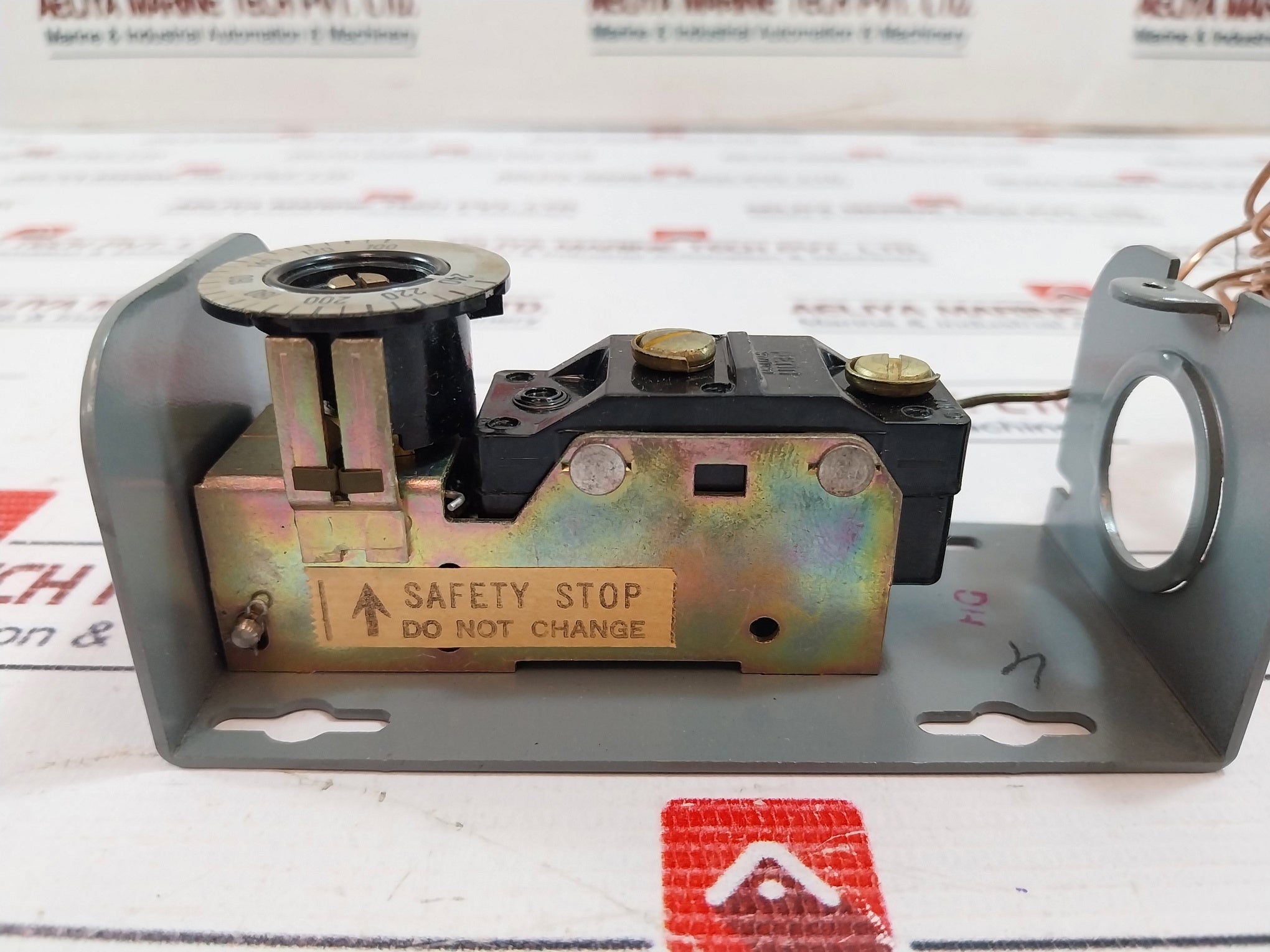 Johnson Controls A19Aab-35 Thermostat &amp; Controller 100-240V Ac