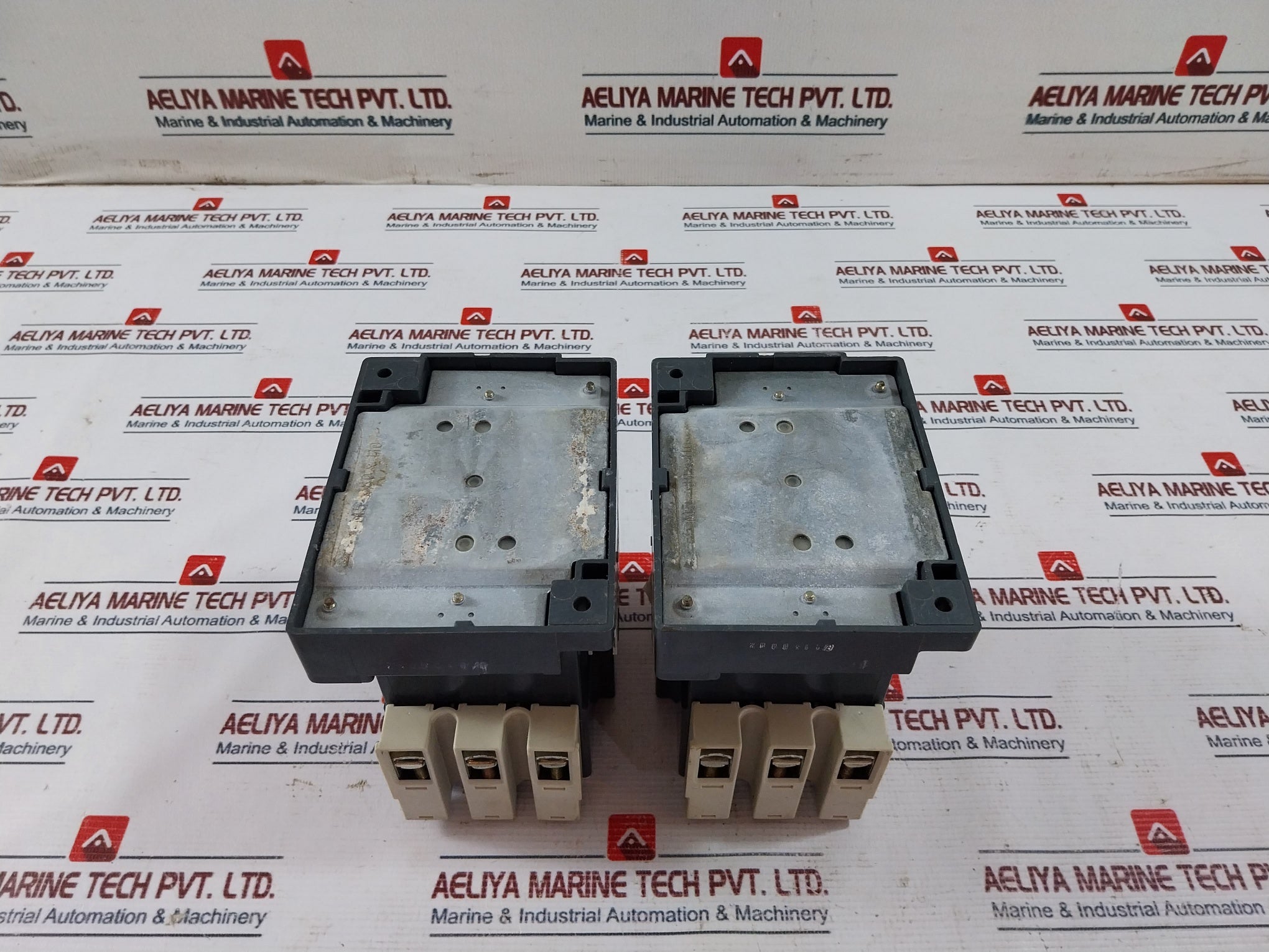Siemens 3Tf48 Contactor W/ 3Ty7 561-1B Contact Block 600Vac