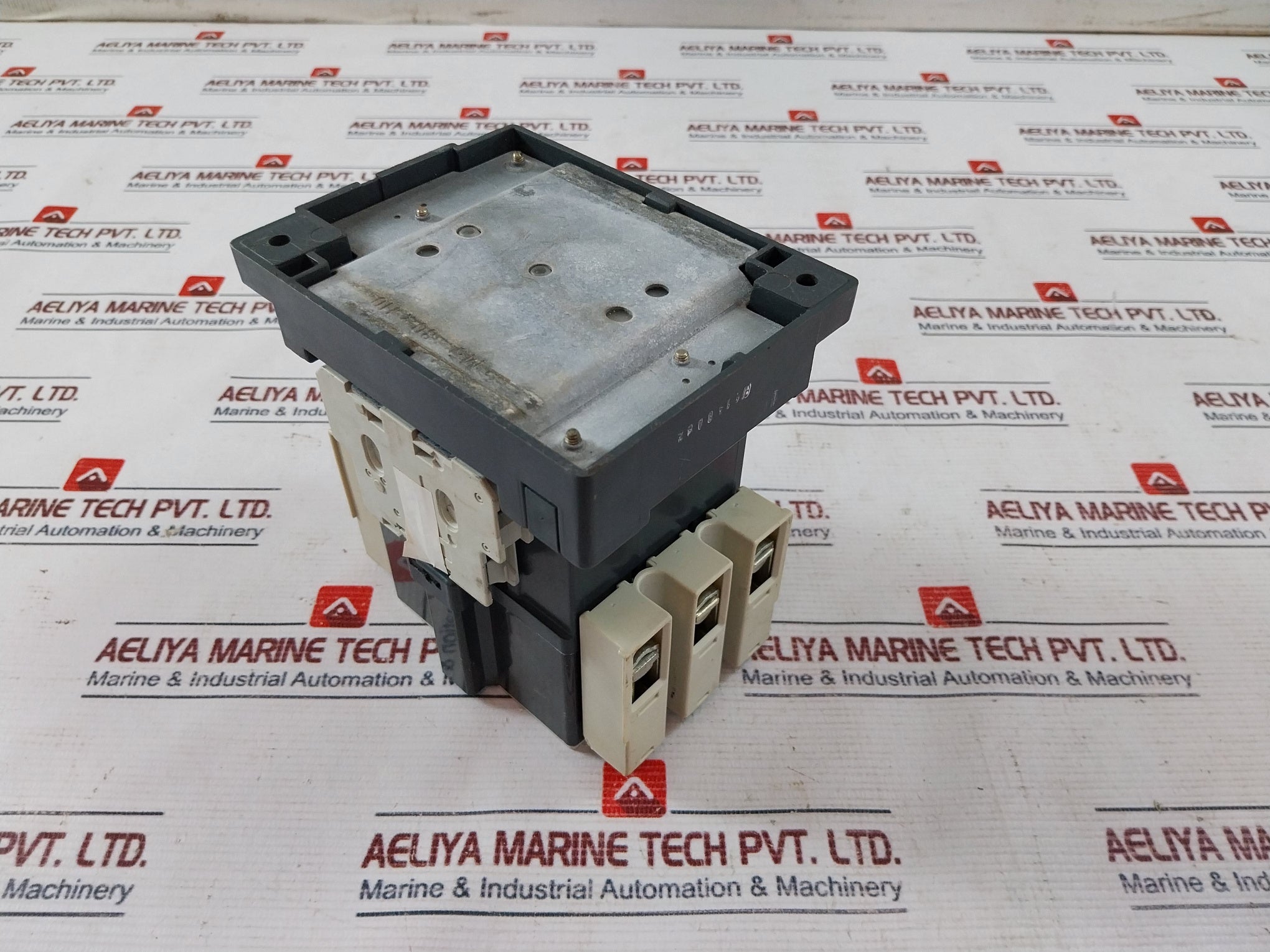 Siemens 3Tf48 Contactor W/ 3Ty7 561-1B Contact Block 600Vac