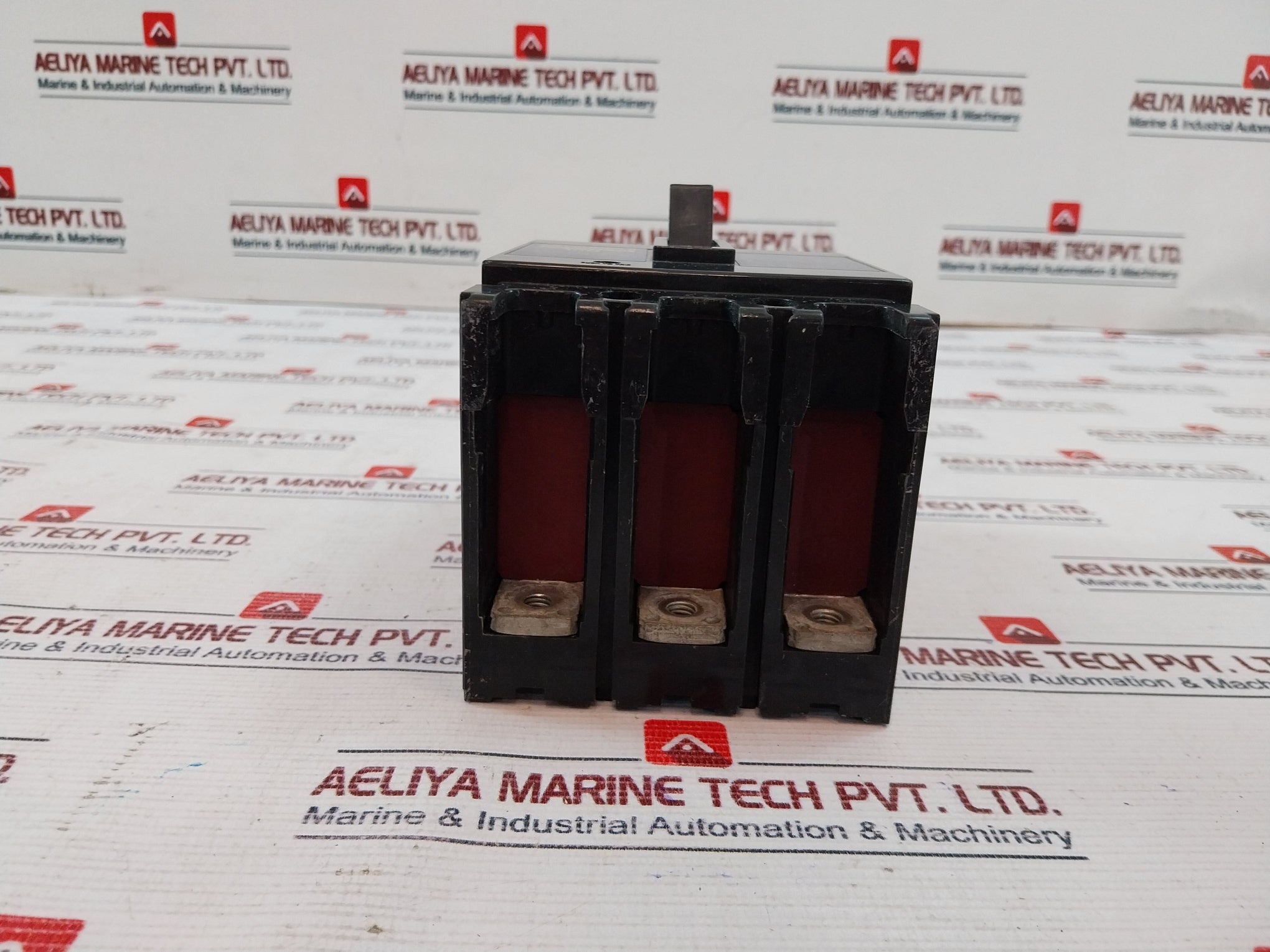 Mitsubishi Nf225-sh No-fuse Breaker 3 Pole 150 Amp 660V