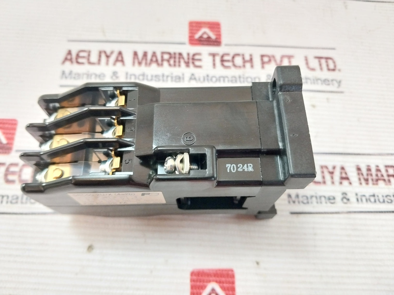 Fuji Electric SRC50-2U/X (4A2B) Auxiliary Relay Coil 100/100-110v 50/60hz