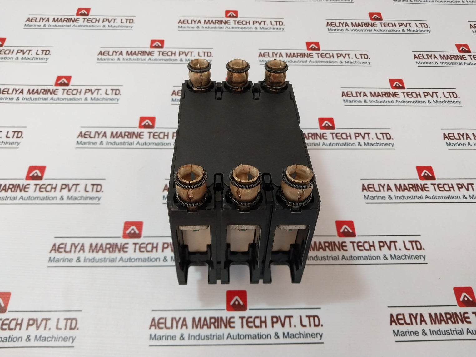 Mitsubishi Nf225-sh 3 Pole No-fuse Breaker 660VAC 125 Amp