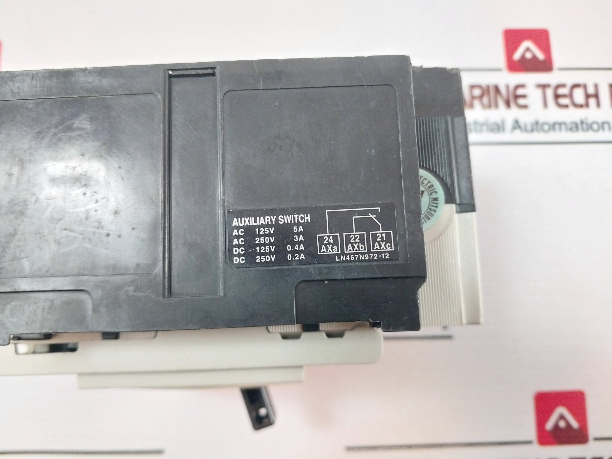 Mitsubishi Nf63-hv No-fuse Breaker With Auxiliary Switch Ax-1Rs Slt