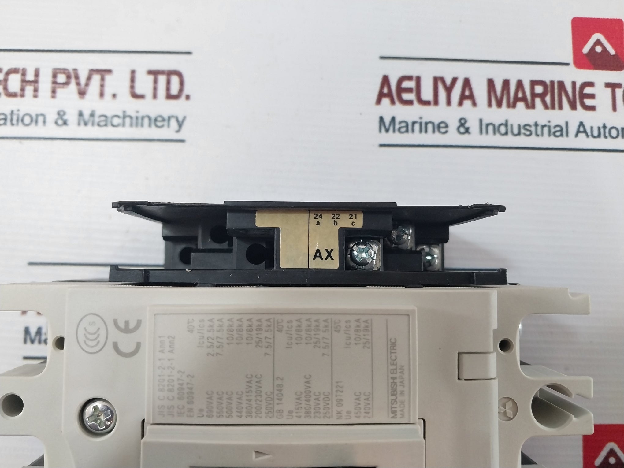 Mitsubishi Nf63-hv No-fuse Breaker With Auxiliary Switch Ax-1Rs Slt