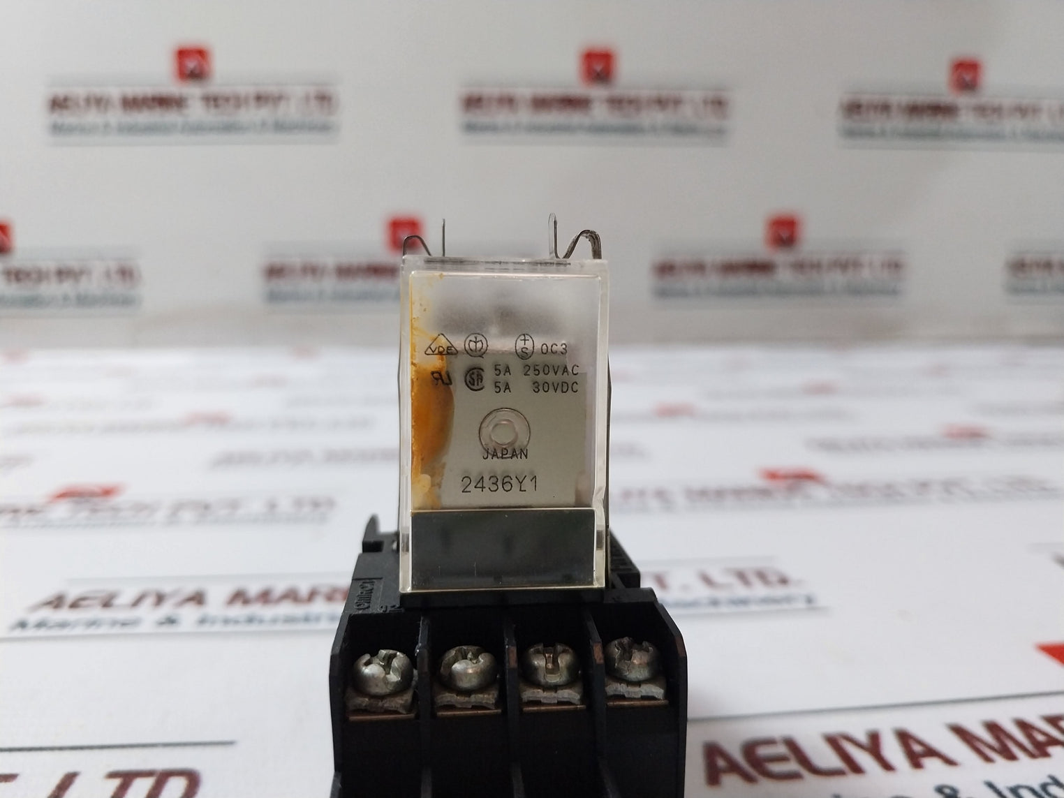 Omron My4Z Relay With Base 200/220Vac Pyf14T, 5A