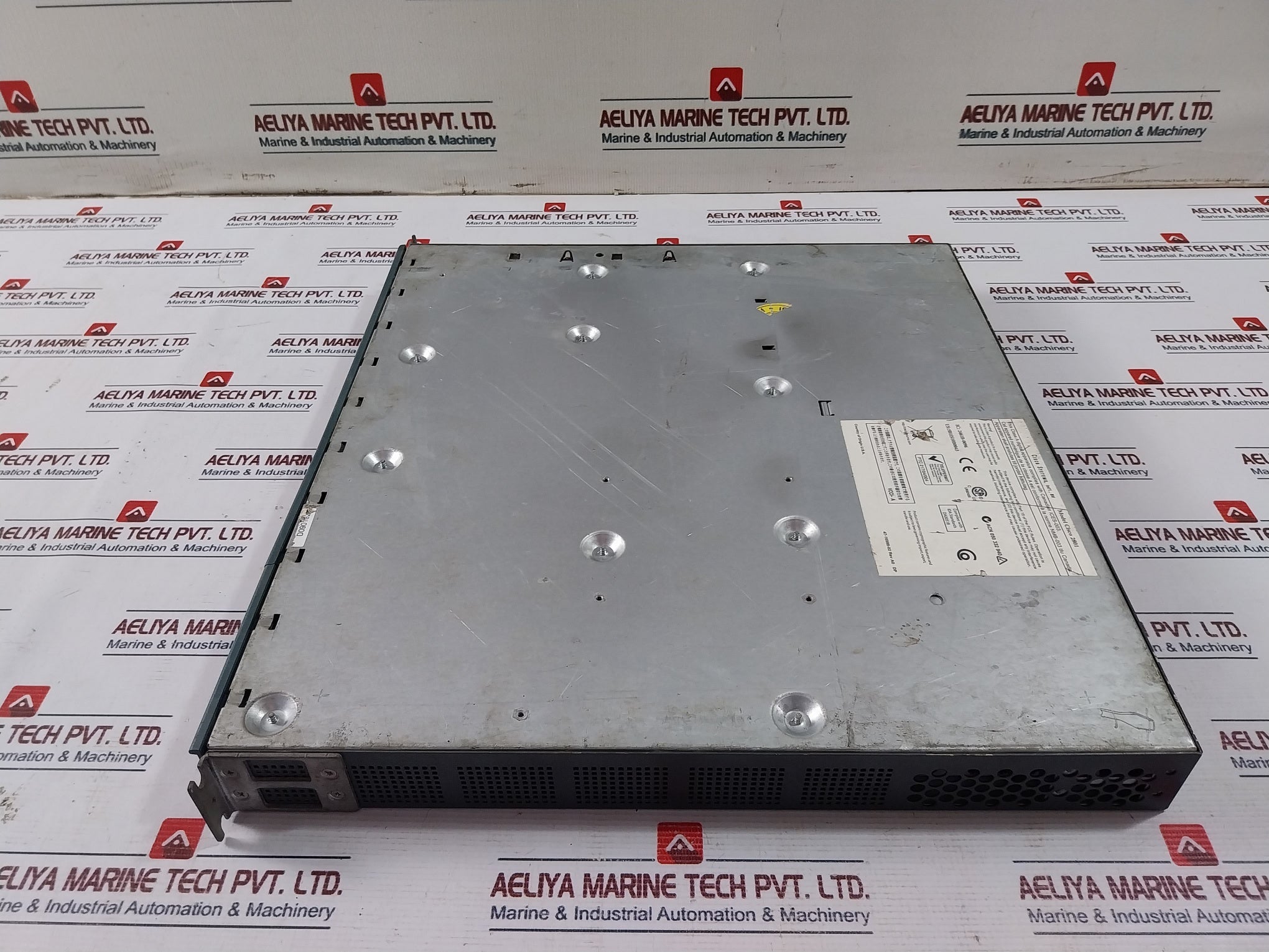 Cisco 2801 Integrated Services Router 100-240V 5A 50/60 Hz