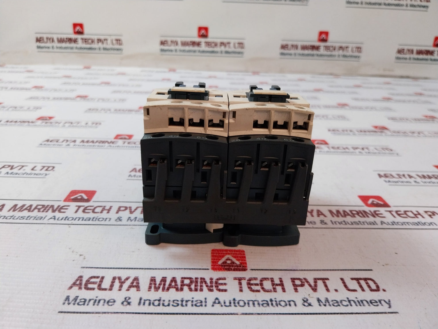 Schneider Electric LC1D12 Contactor 25A 690V 50/60Hz