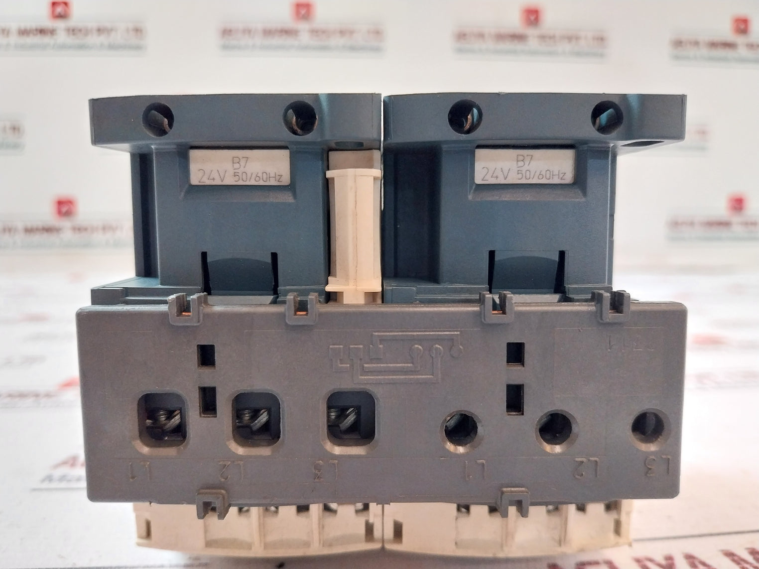 Schneider Electric LC1D12 Contactor 25A 690V 50/60Hz